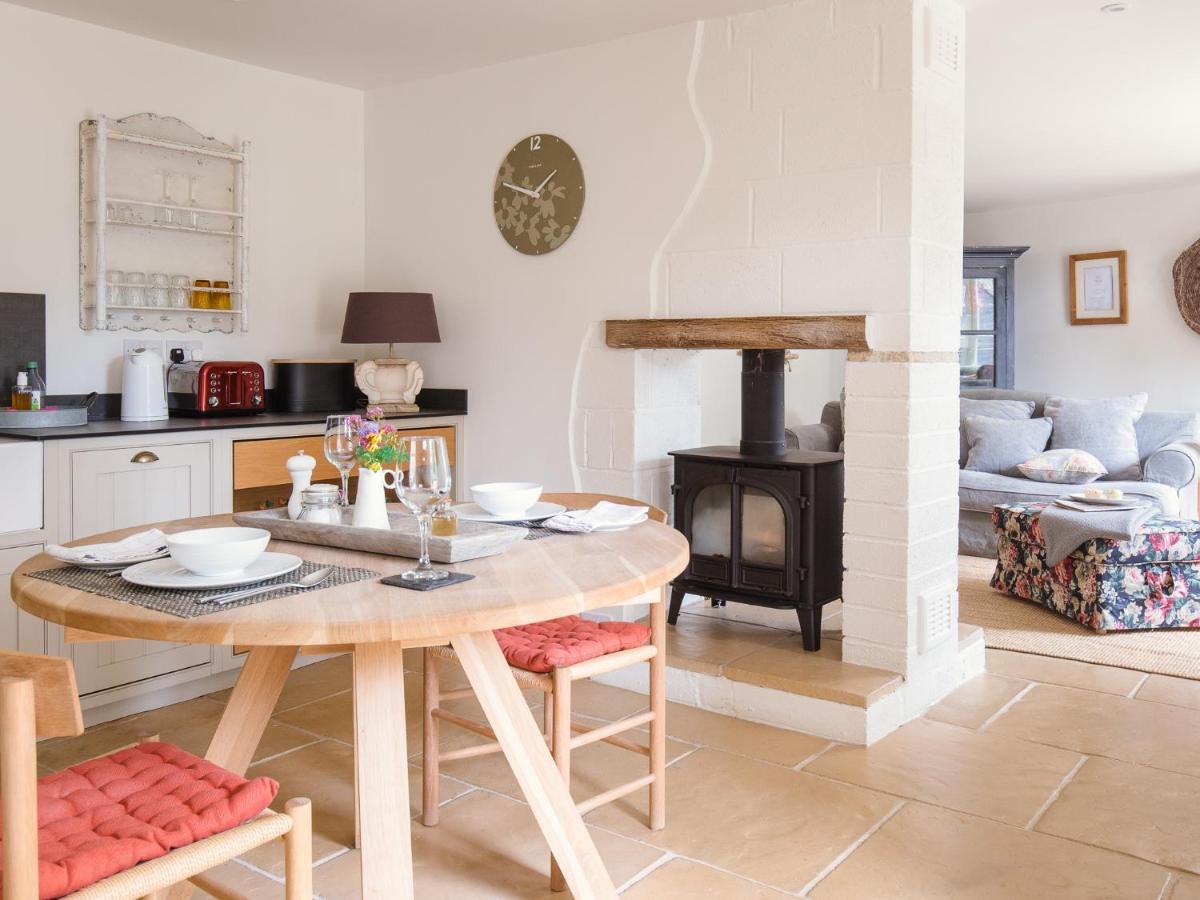 Apple Store Cottage Чарлбери Экстерьер фото